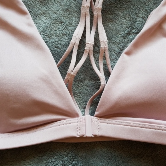 Victoria's Secret padded sports bra - Picture 3 of 5